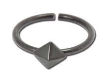 Anillo de acero negro flexible patrón de diamante |  ITC